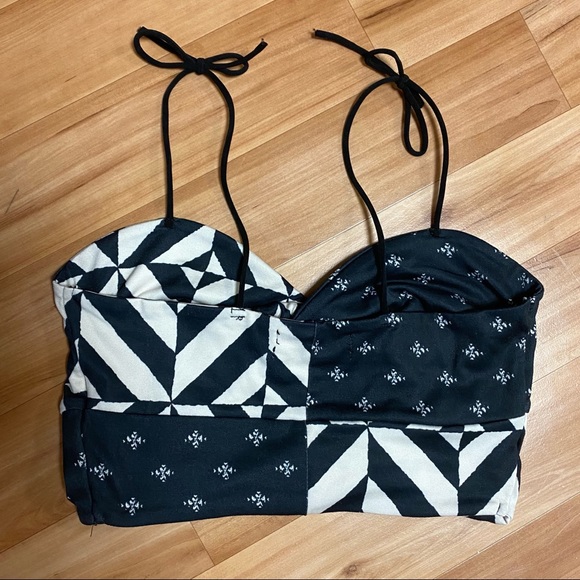 UO Twist-Front Tie-Shoulder Cropped Cami 💓 - Picture 3 of 4